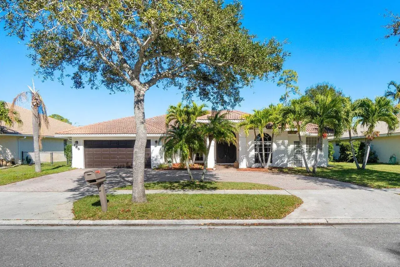 Picture of 135 Cypress Trace, Royal Palm Beach, FL 33411