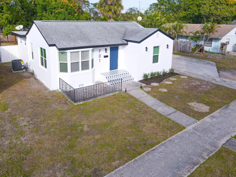 Picture of 701 37Th Street, West Palm Beach FL 33407