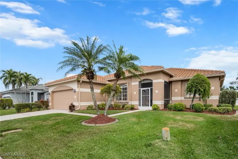 Picture of 11014 Lakeland Cir, Fort Myers FL 33913