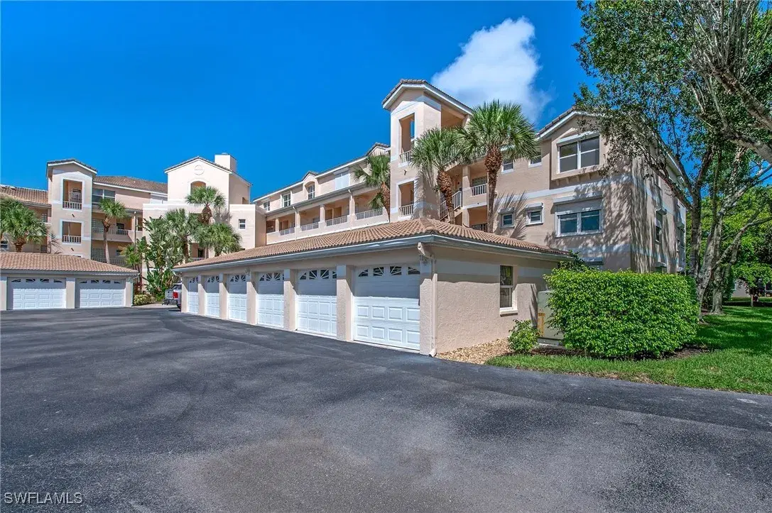 Picture of 992 Woodshire Ln D309, Naples, FL 34105