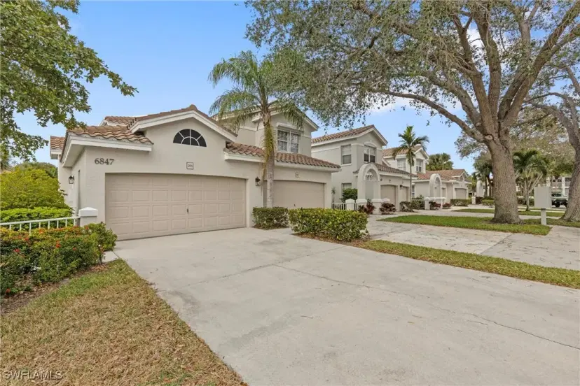 Picture of 6847 Lantana Bridge Rd 201, Naples FL 34109