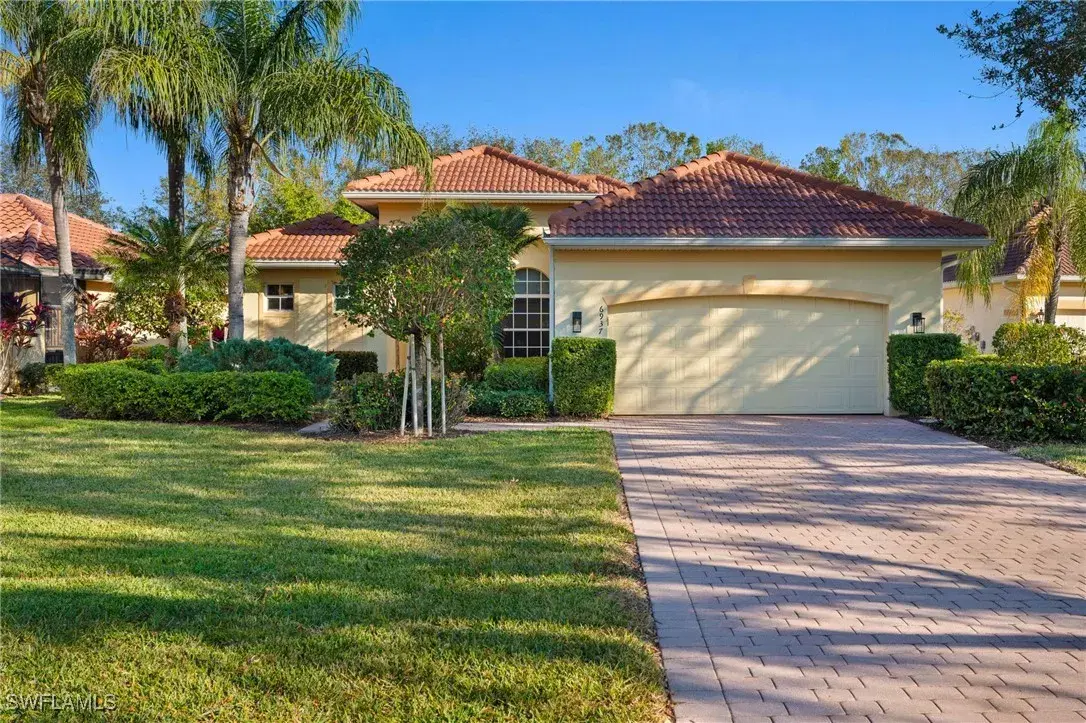 Picture of 6937 Bent Grass Dr, Naples, FL 34113