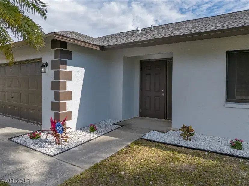 Picture of 709 SE 10Th Pl, Cape Coral FL 33990