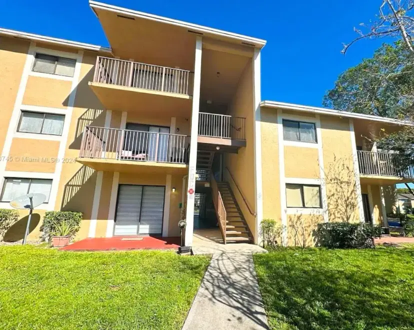 Picture of 301 Palm Way 206, Pembroke Pines FL 33025