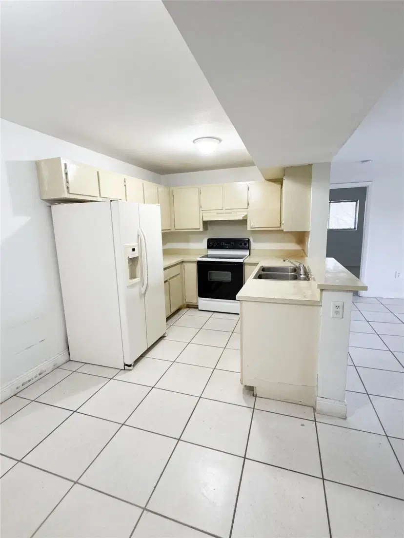 Picture of 301 Palm Way 206, Pembroke Pines FL 33025