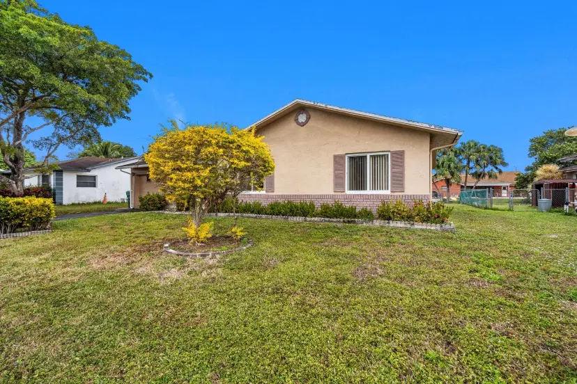 Picture of 8621 NW 50Th St, Lauderhill FL 33351