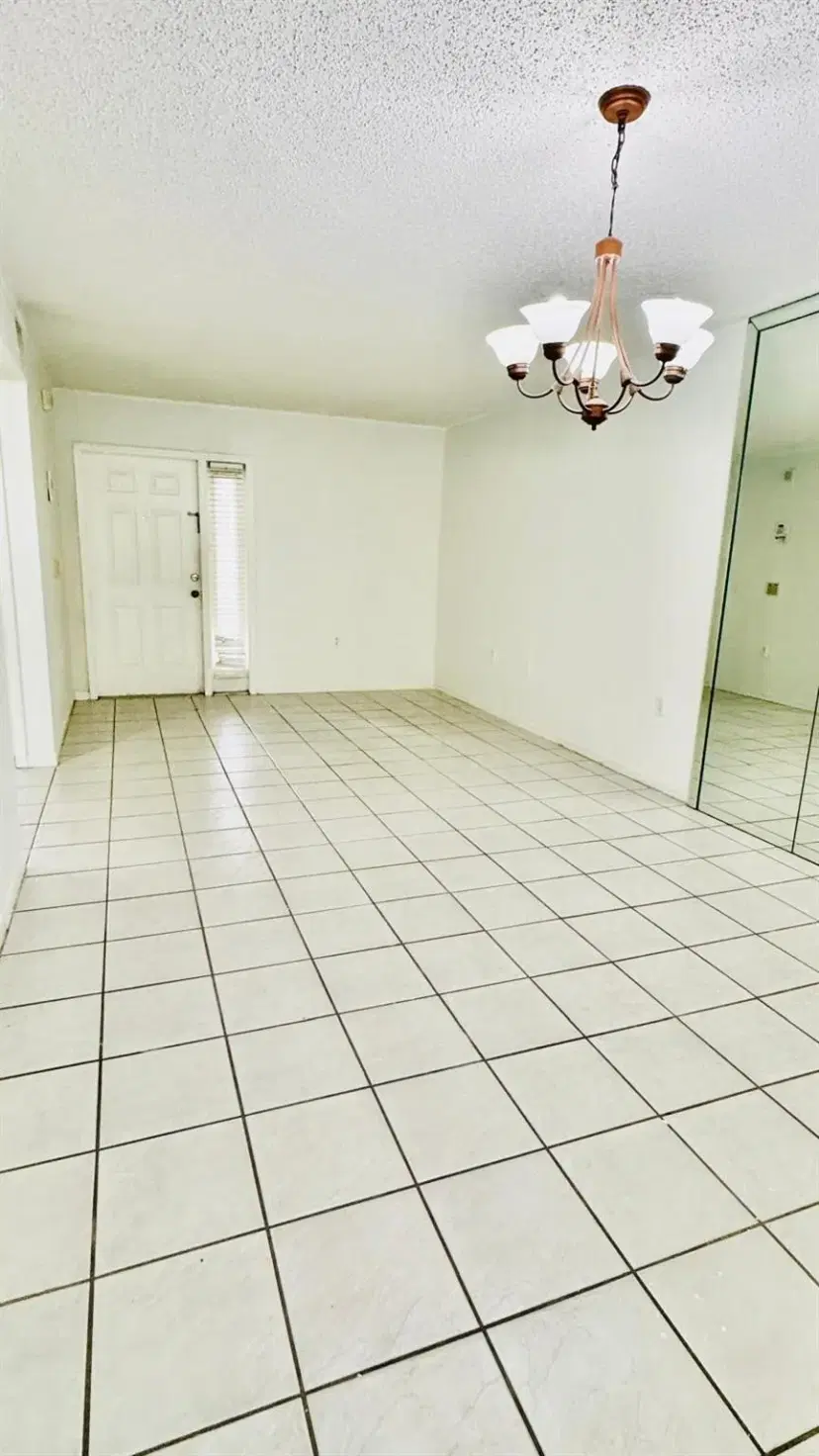 Picture of 2125 NW 77Th Way 103, Pembroke Pines FL 33024