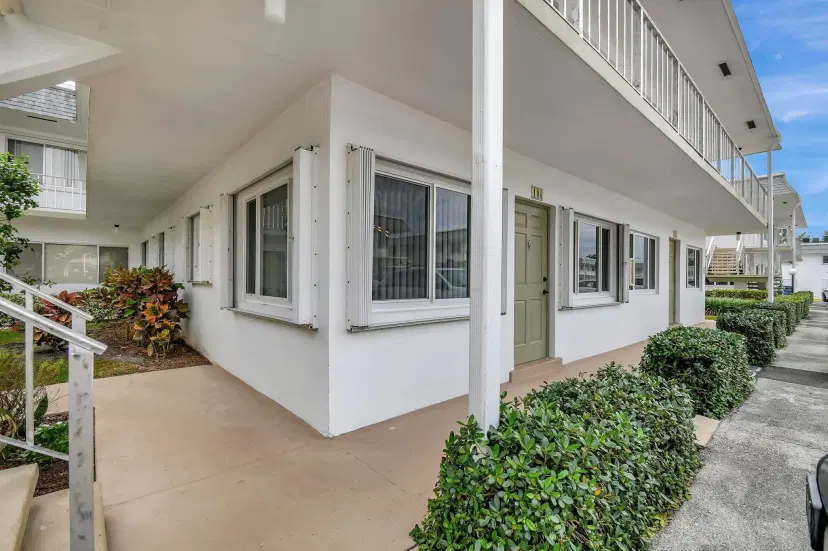 Picture of 2920 Cynthia Lane 106, Lake Worth Beach FL 33461