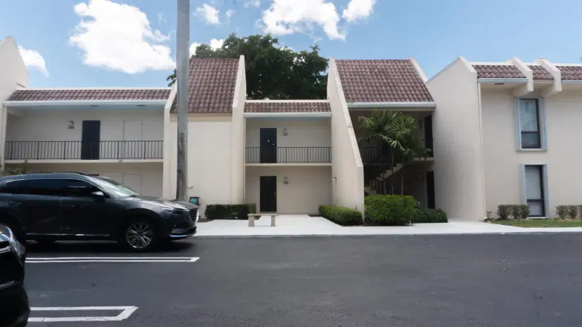 Picture of 1731 Presidential Way C-203, West Palm Beach FL 33401