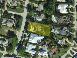 Picture of 2000 Crayton Rd, Naples, FL 34102