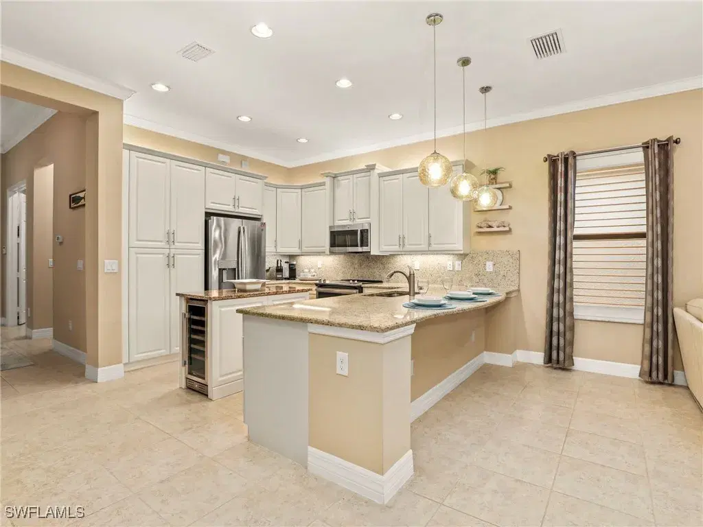 Picture of 11552 Riverstone Ln, Fort Myers, FL 33913