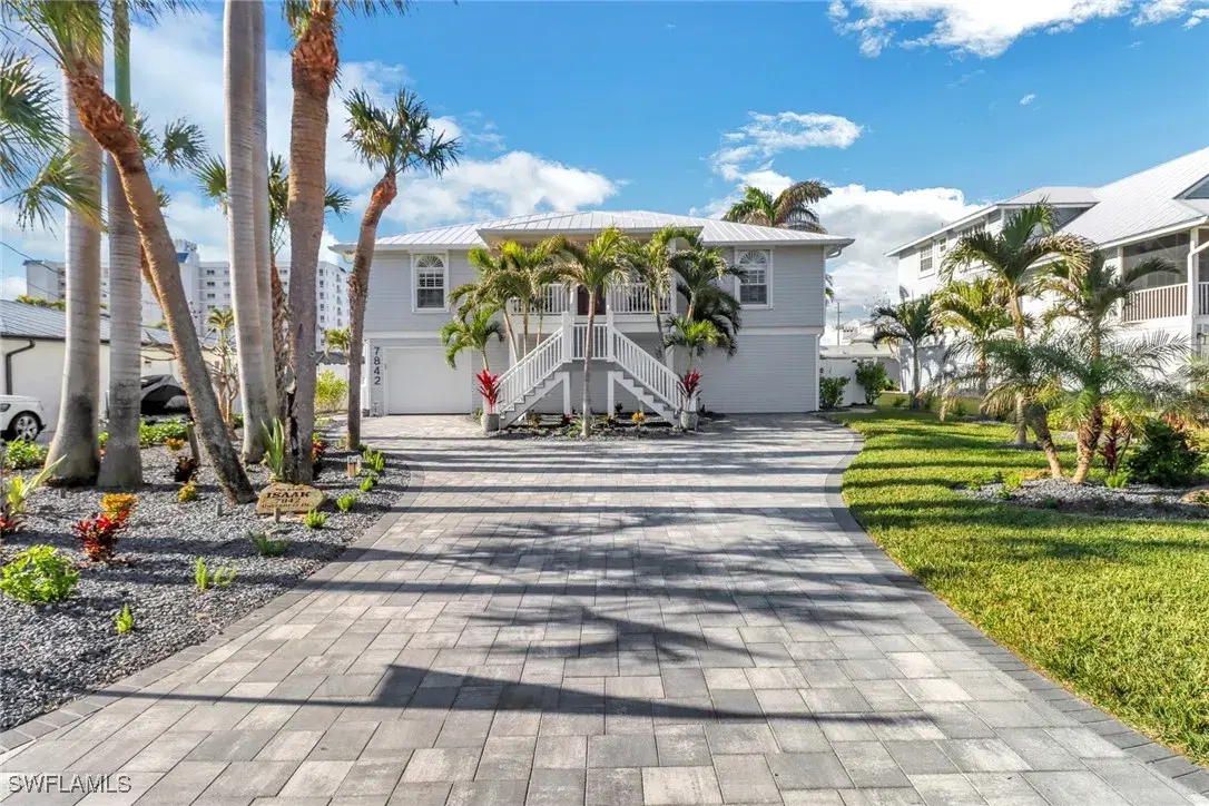 Picture of 7842 Buccaneer Dr, Fort Myers Beach, FL 33931