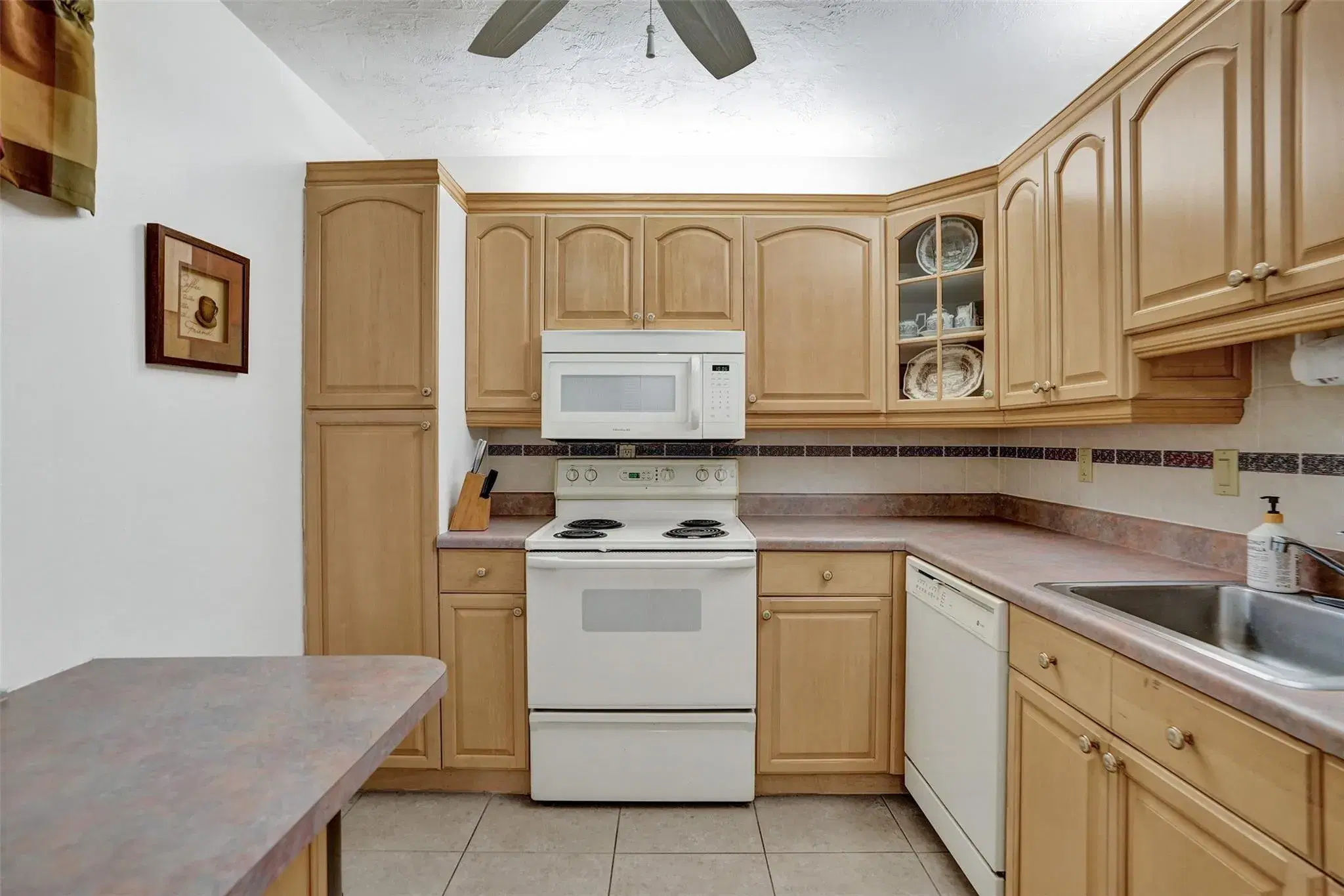 Picture of 2831 Somerset Dr 414, Lauderdale Lakes, FL 33311