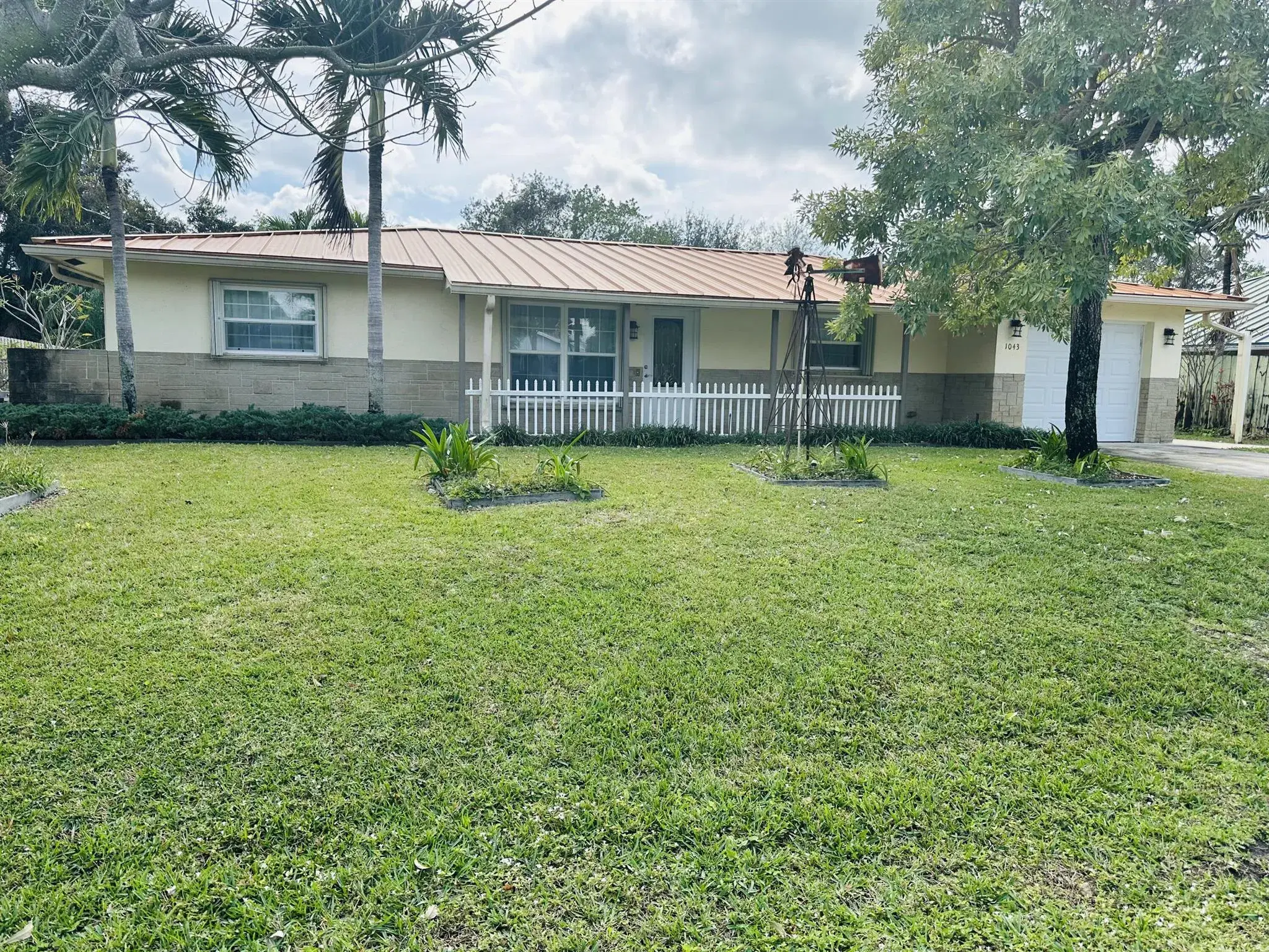 Picture of 1043 Coral Drive, Boynton Beach, FL 33426