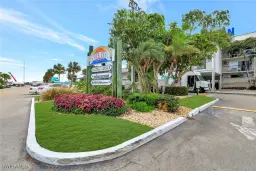 Picture of 900 Broad Ave S 320, Naples, FL 34102