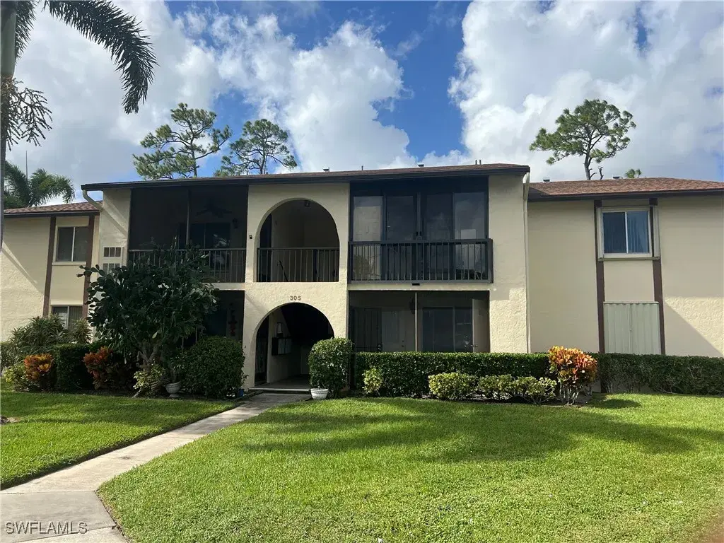 Picture of 305 Knotty Pine Cir D-1, Lake Worth, FL 33463