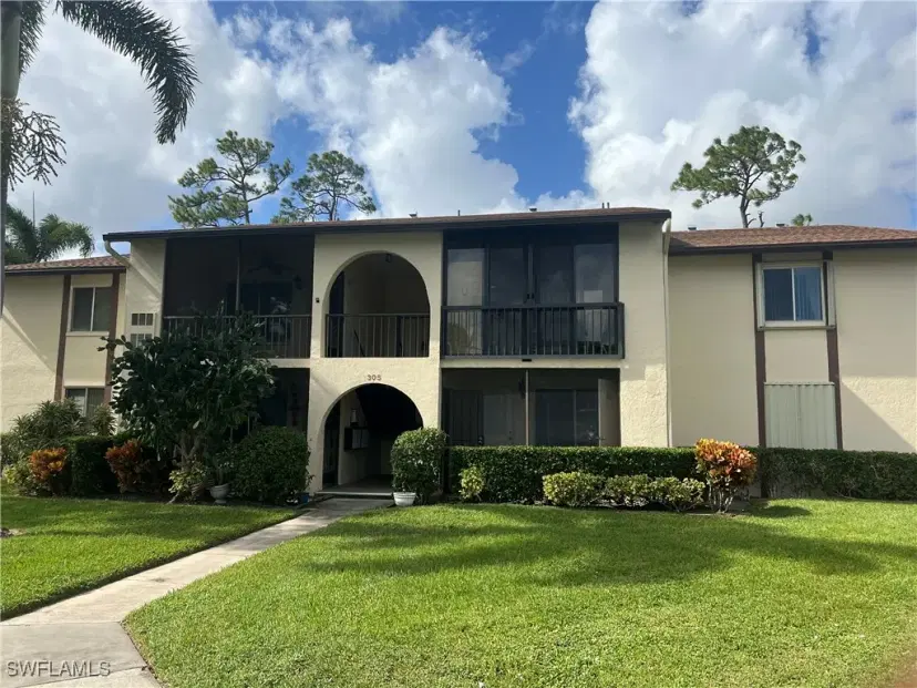 Picture of 305 Knotty Pine Cir D-1, Lake Worth FL 33463