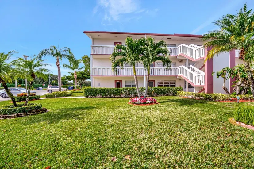 Picture of 393 Fanshaw J 393, Boca Raton FL 33434