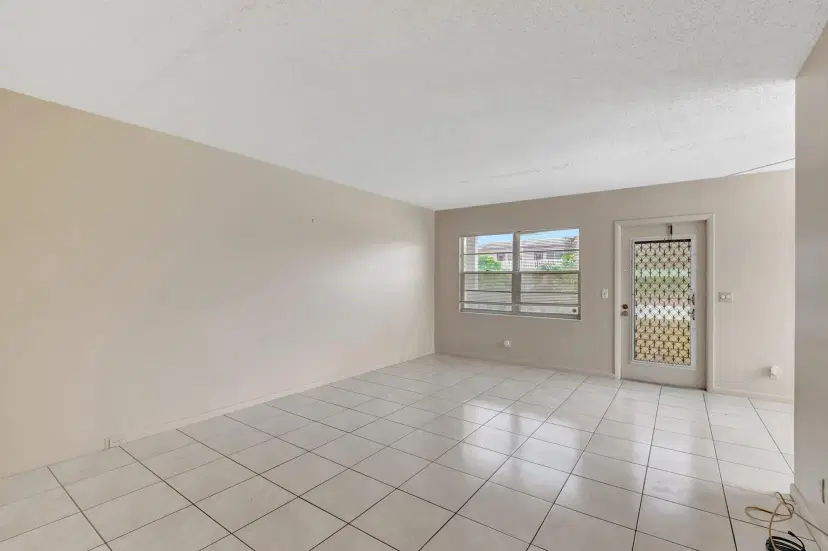 Picture of 393 Fanshaw J 393, Boca Raton FL 33434