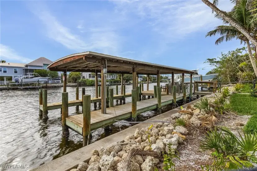 Picture of 1543 San Carlos Bay Dr, Sanibel FL 33957