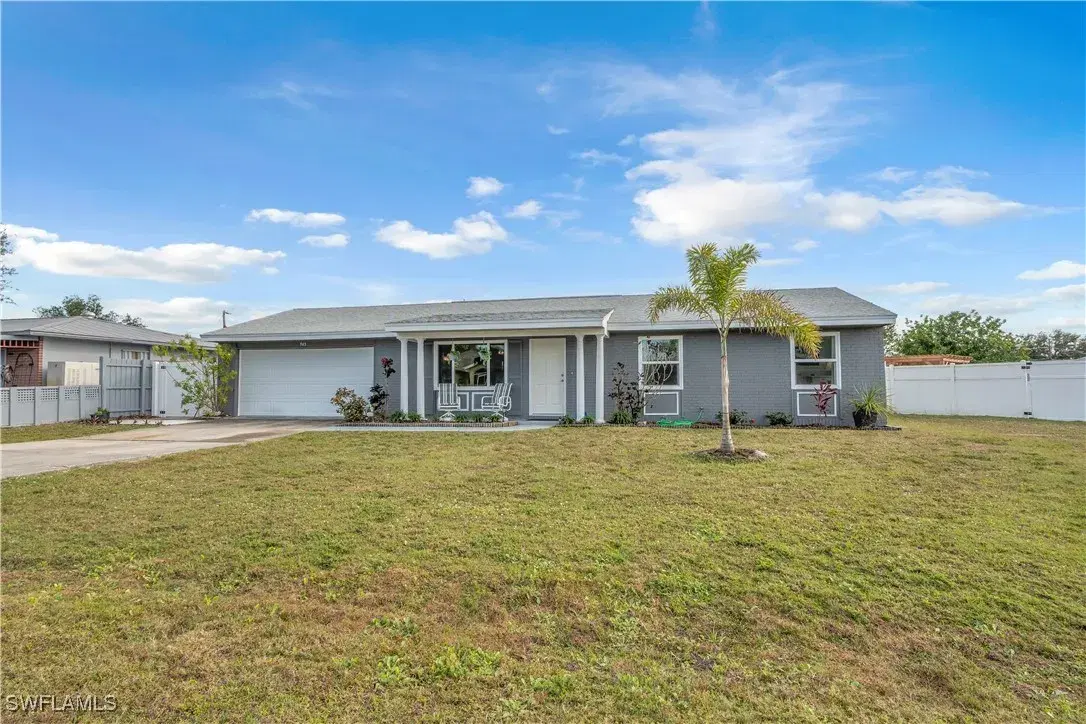 Picture of 745 Kellstadt St Nw, Port Charlotte, FL 33952