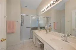 Picture of 2155 Cay Lagoon Dr 424, Naples, FL 34109