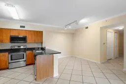 Picture of 6492 Emerald Dunes Dr 208, West Palm Beach, FL 33411