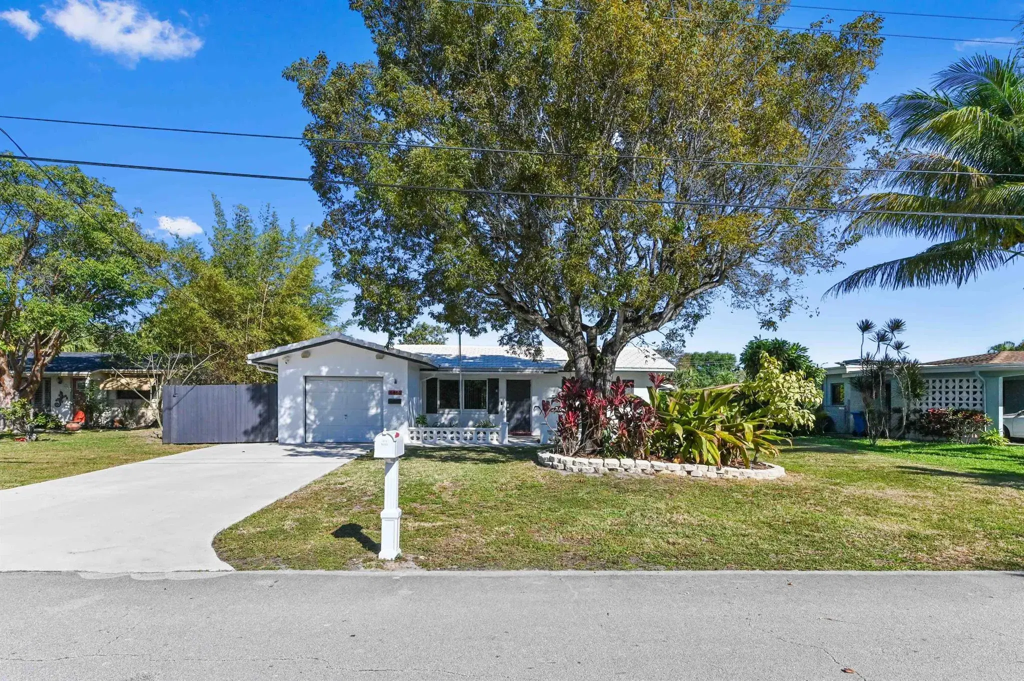 Picture of 4460 NW 19Th Avenue, Oakland Park, FL 33309