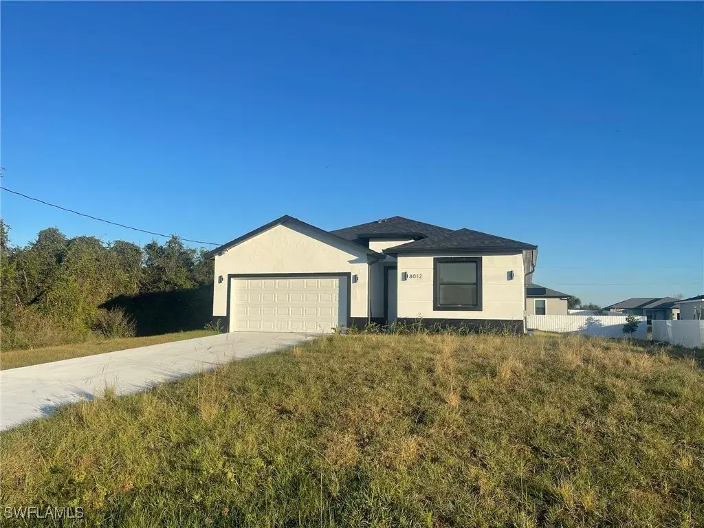 Picture of 1208 Jabara Cir, Labelle, FL 33935