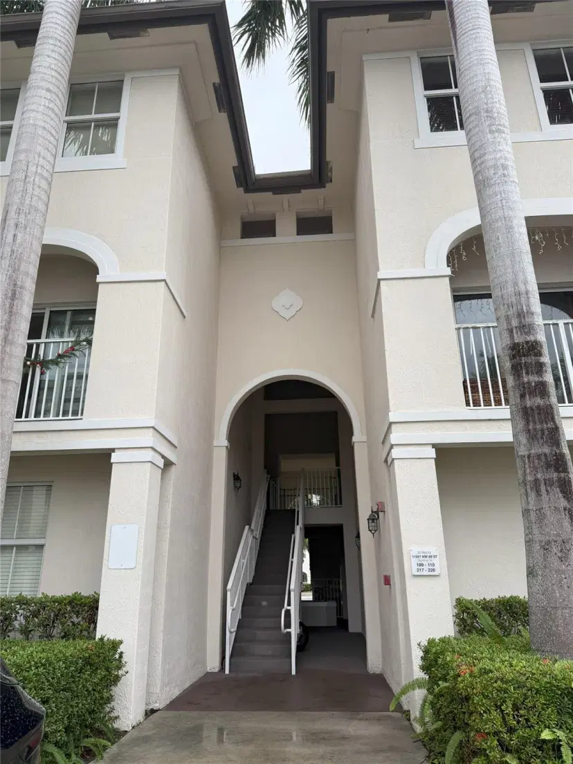 Picture of 11501 NW 89Th St 220, Doral FL 33178