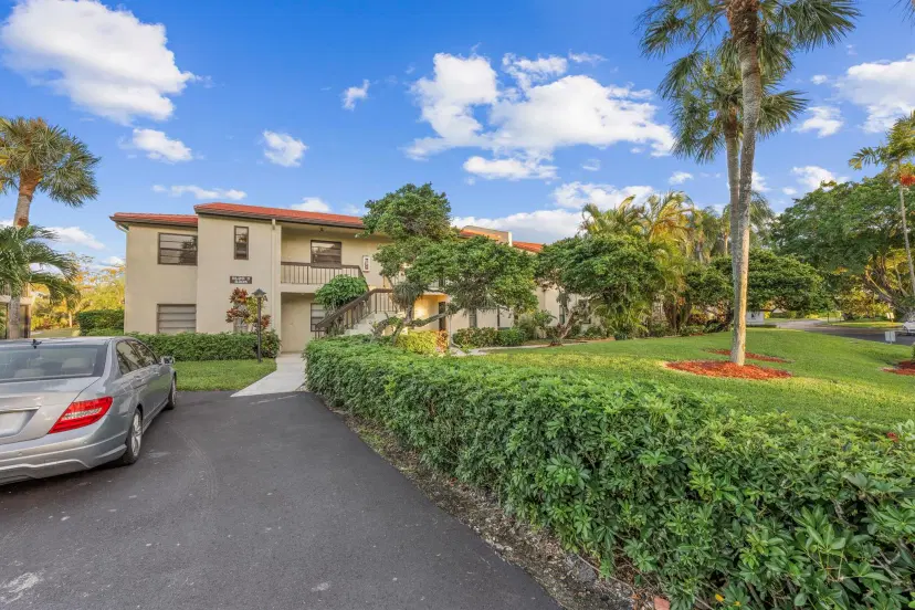 Picture of 8305 Casa Del Lago F, Boca Raton FL 33433