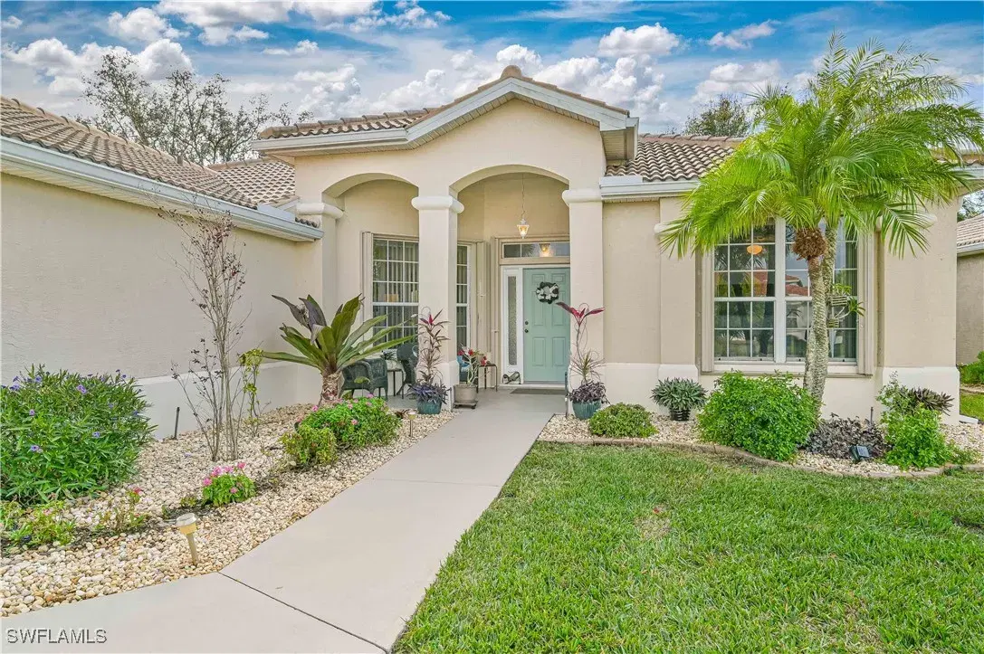 Picture of 2070 Rio Nuevo Dr, North Fort Myers, FL 33917