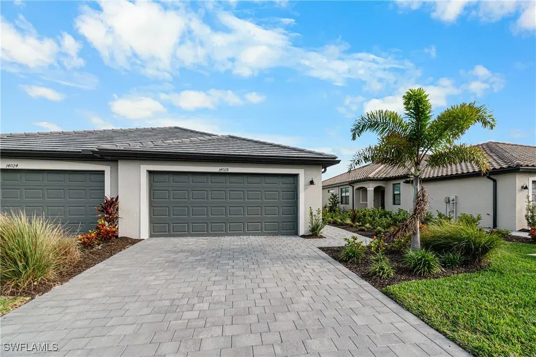 Picture of 14028 Hunter Oak Dr, Fort Myers, FL 33913