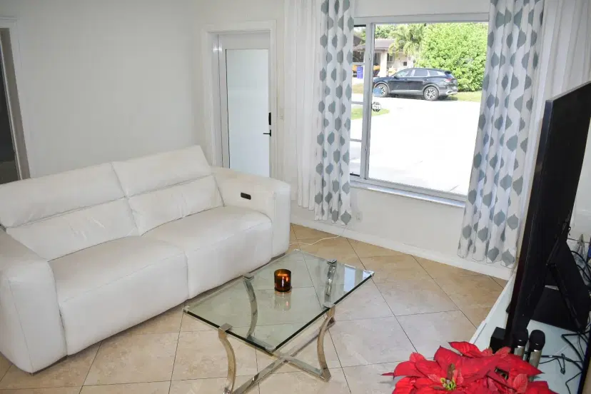 Picture of 6812 SW 12Th St, Pembroke Pines FL 33023