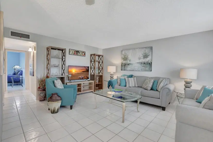 Picture of 204 Burgundy 204, Delray Beach FL 33484