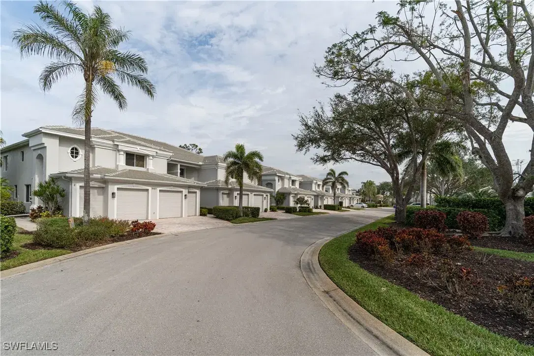 Picture of 8461 Southbridge Dr 4, Estero, FL 33967