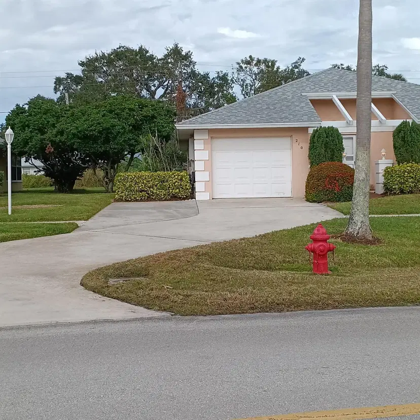 Picture of 210 N Grove Isle Circle, Vero Beach FL 32962