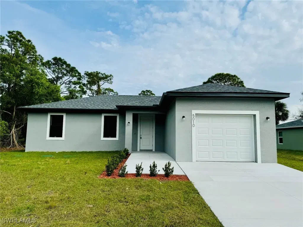 Picture of 5010 Day Ln, Labelle, FL 33935