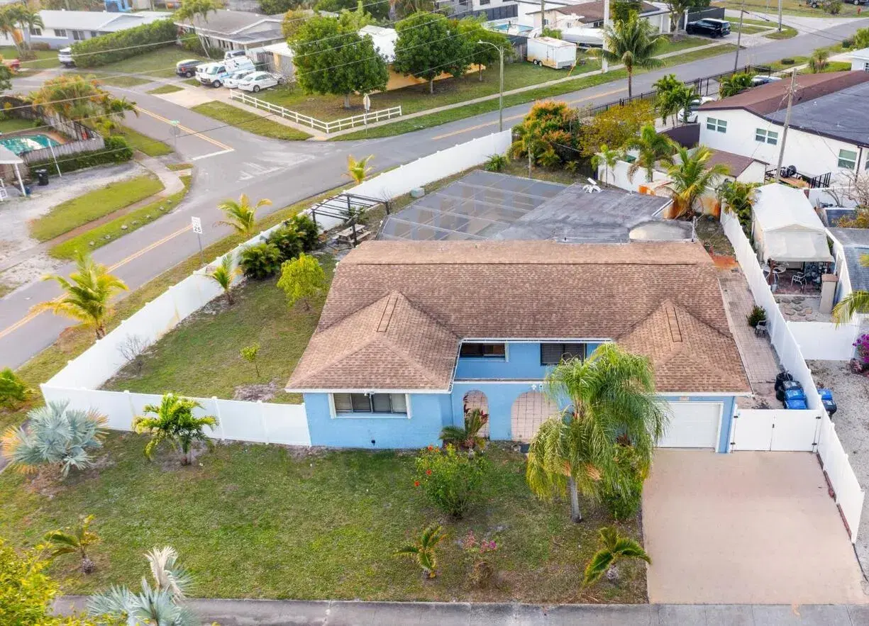 Picture of 2041 SW 35 Avenue, Fort Lauderdale, FL 33312