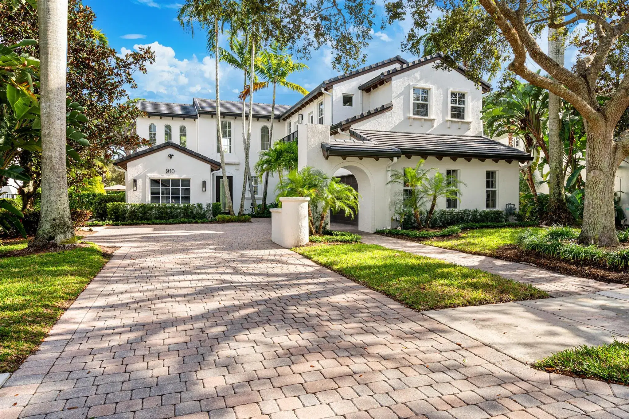 Picture of 910 Mill Creek Drive, Palm Beach Gardens, FL 33410