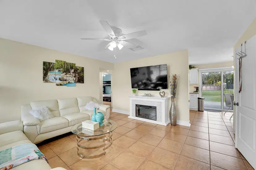 Picture of 715 S Jenkins Road, Fort Pierce FL 34947