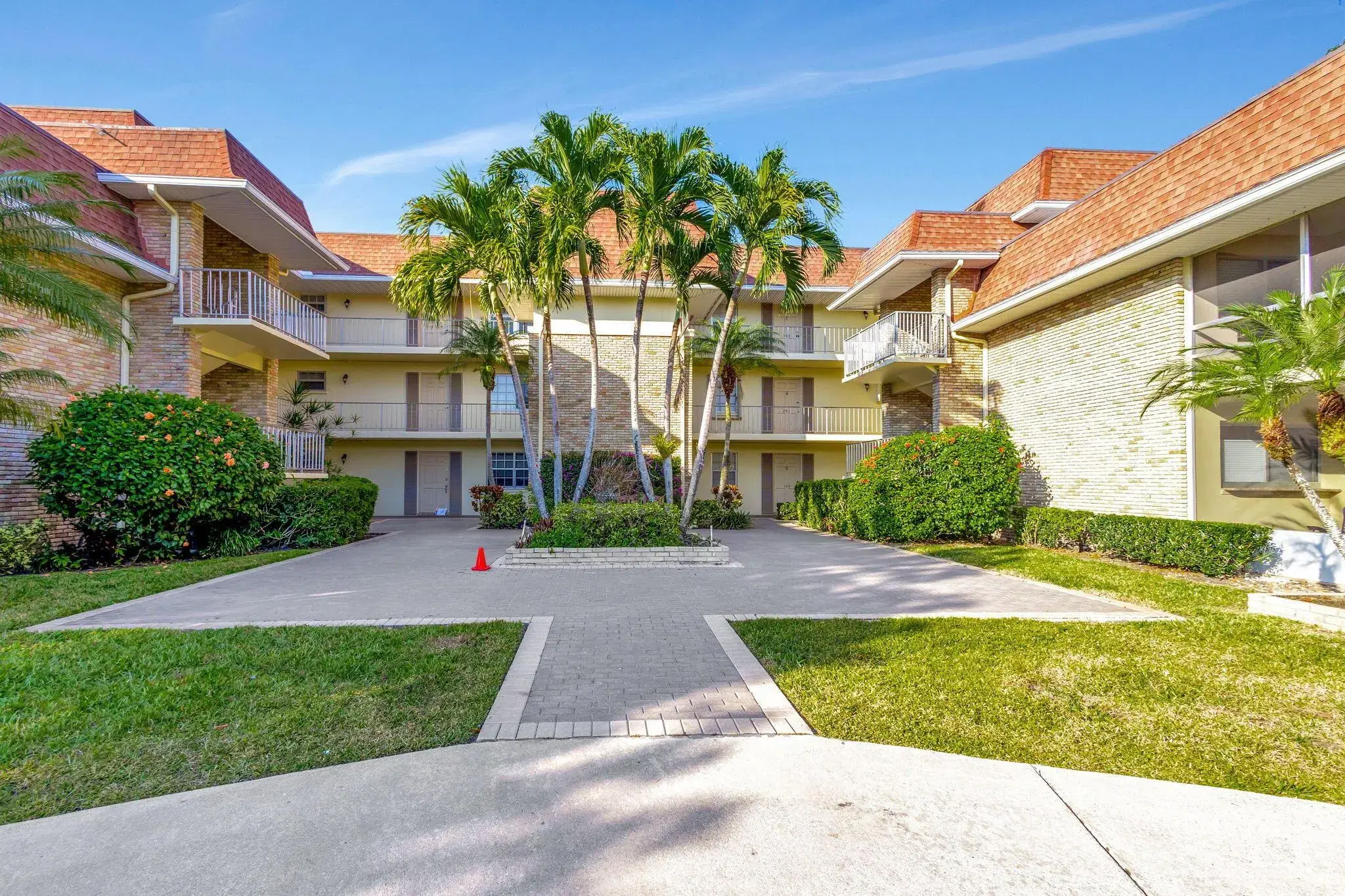 Picture of 5500 Tamberlane Circle 202, Palm Beach Gardens, FL 33418