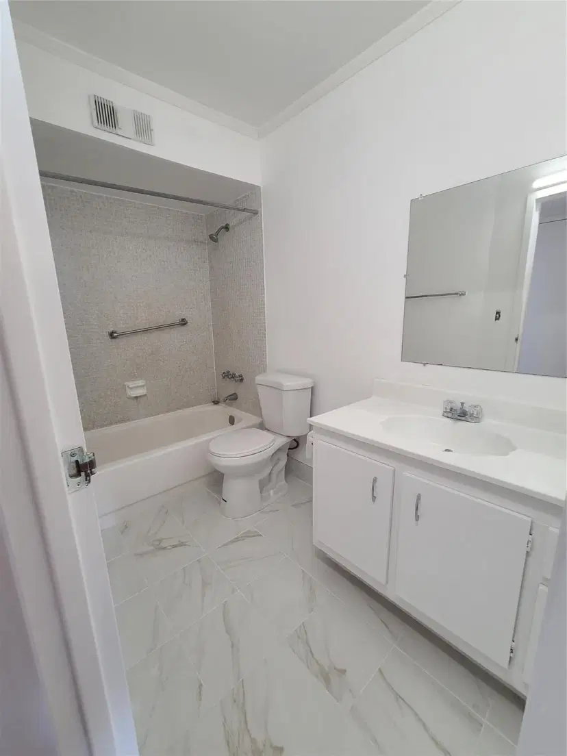 Picture of 1810 SW 81 Ave 2400, North Lauderdale FL 33068