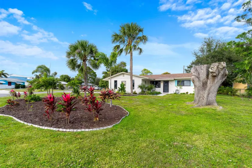 Picture of 907 SE Lake Street, Stuart FL 34994