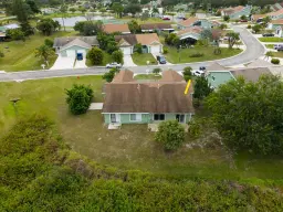 Picture of 1433 SE Larkwood Circle, Port St Lucie, FL 34952