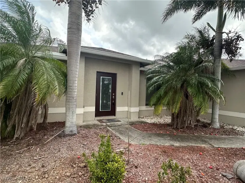 Picture of 903 SE 5Th Pl, Cape Coral, FL 33990