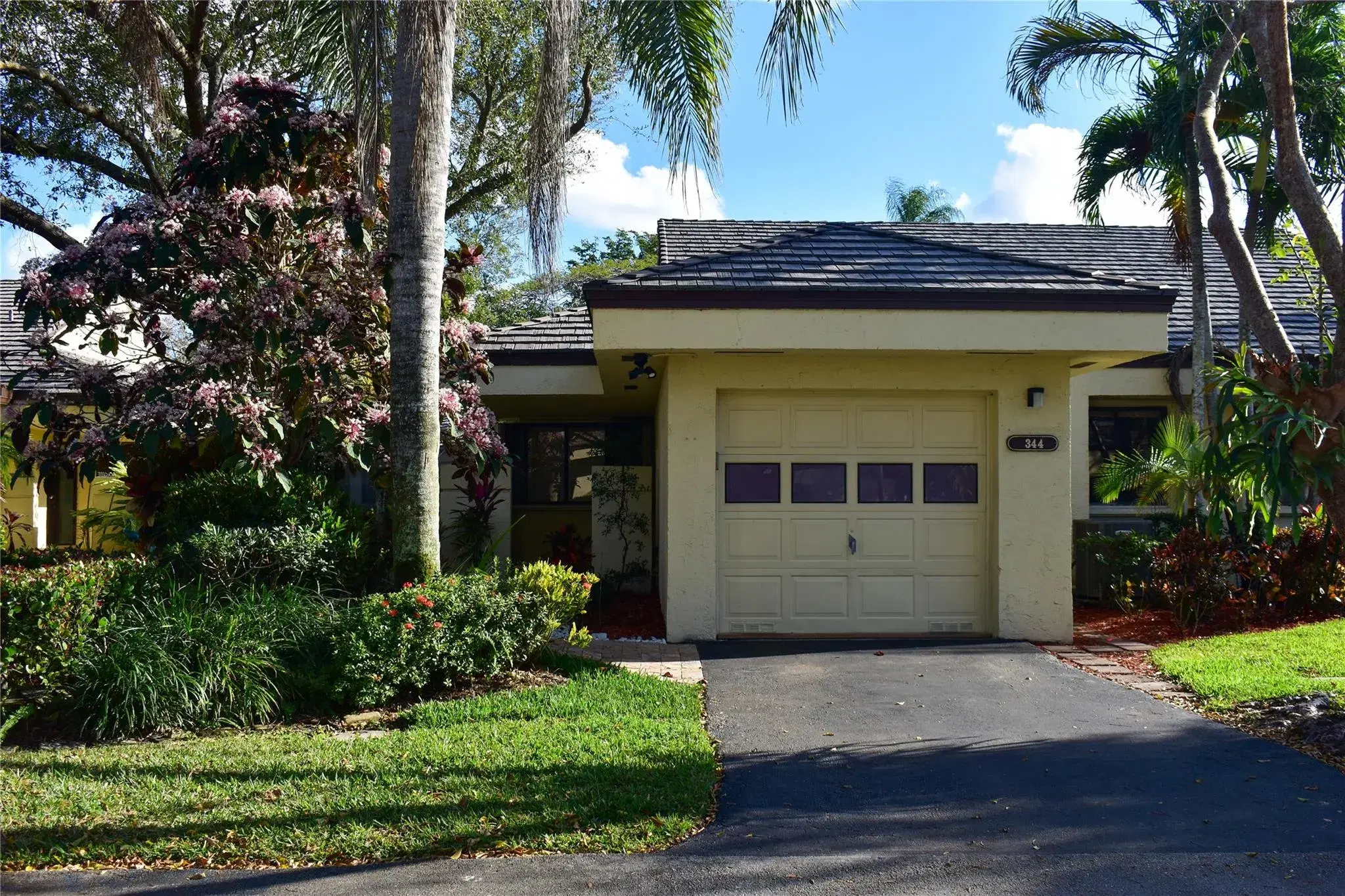 Picture of 344 NW 94Th Ter, Plantation, FL 33324