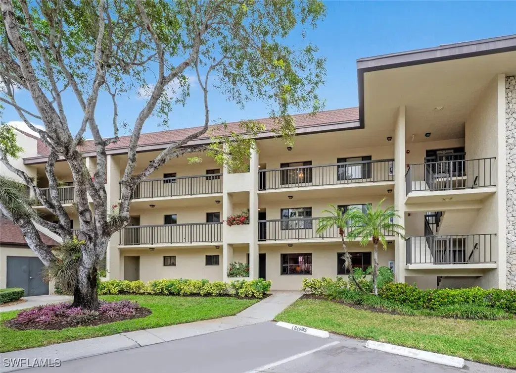 Picture of 415 Augusta Blvd 311, Naples, FL 34113