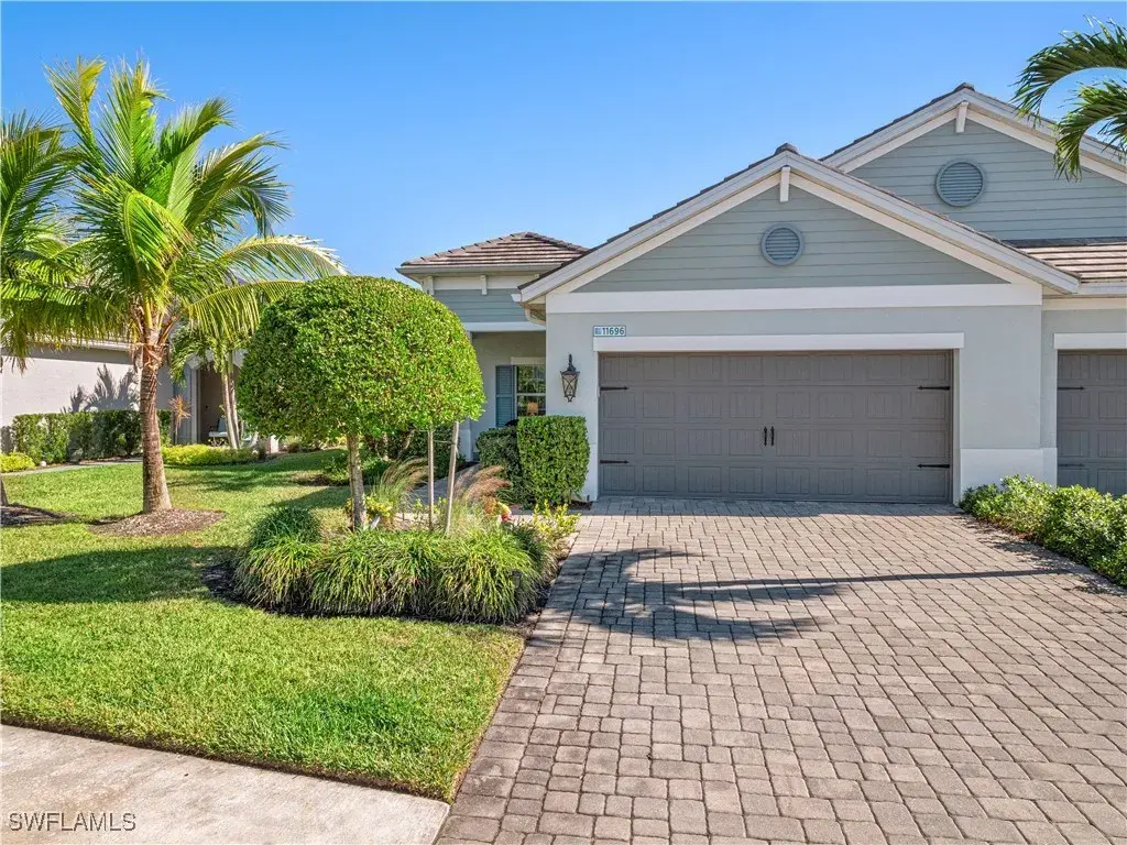 Picture of 11696 Solano Dr, Fort Myers, FL 33966