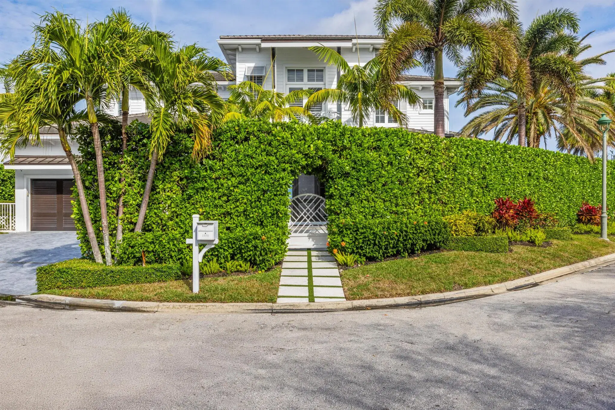 Picture of 1030 Pine Point Road, Singer Island, FL 33404